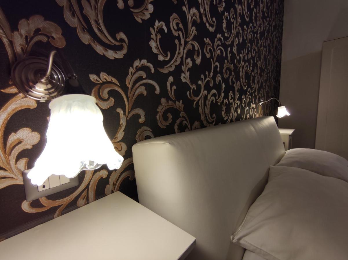Sami Rooms - Teatro A 400 Mt - Ortigia A 1500 Mt - Syracuse Екстер'єр фото