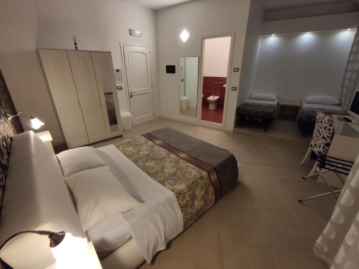Sami Rooms - Teatro A 400 Mt - Ortigia A 1500 Mt - Syracuse Екстер'єр фото