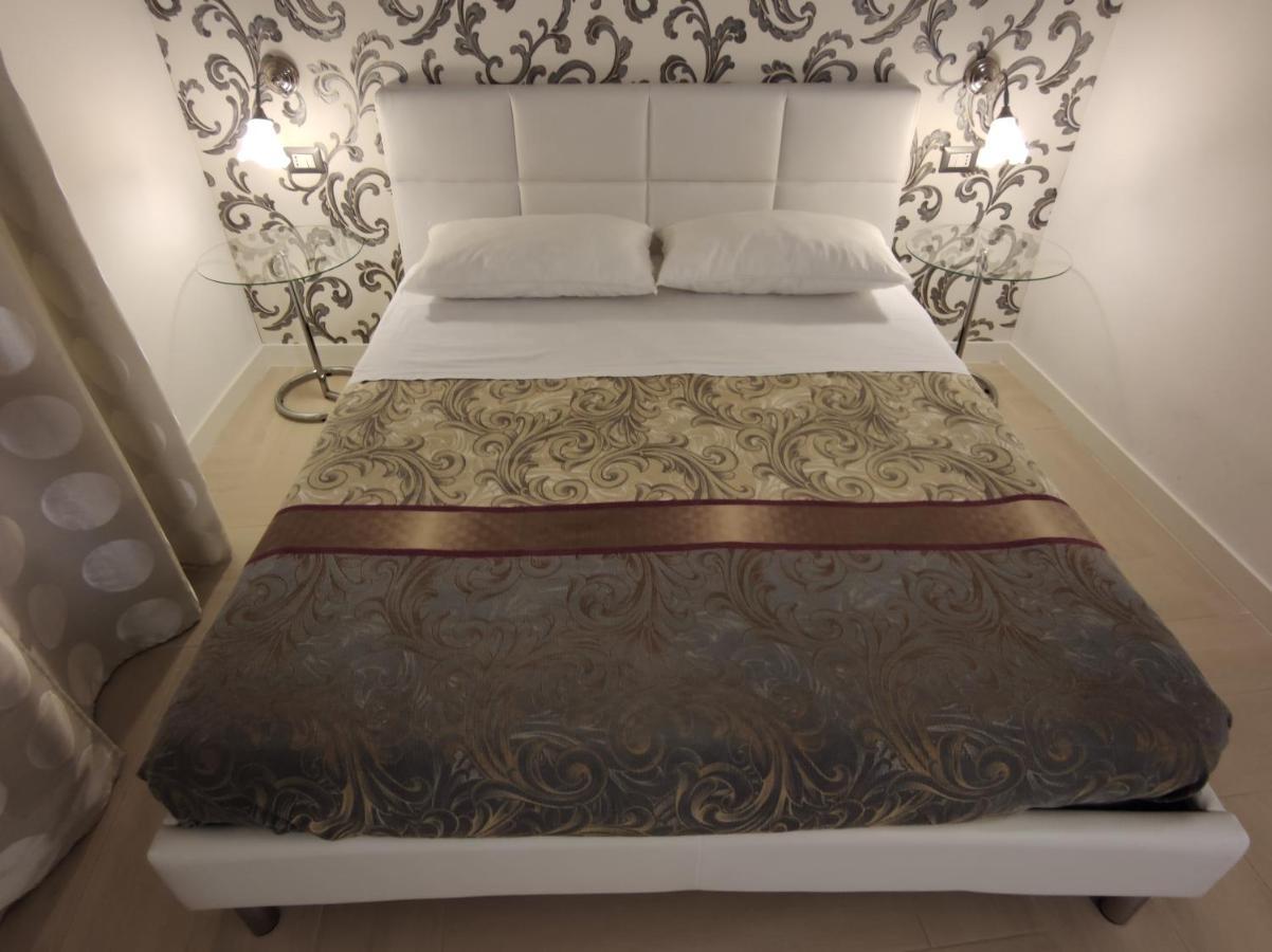 Sami Rooms - Teatro A 400 Mt - Ortigia A 1500 Mt - Syracuse Екстер'єр фото